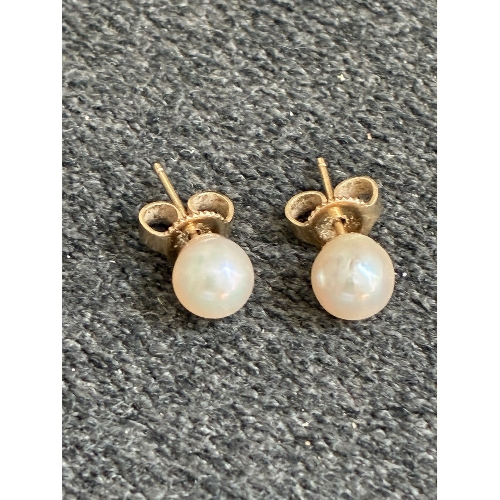 14K Yellow Gold Genuine Pearl Stud Earrings 6-7mm 14K Backs 1.08g